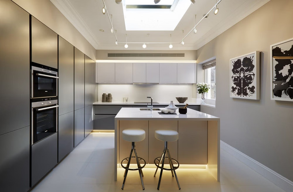 Modern Classic white shaker kitchen cabinet Solid Wood Cabinetry - Timeless Design for Contemporary Spaces