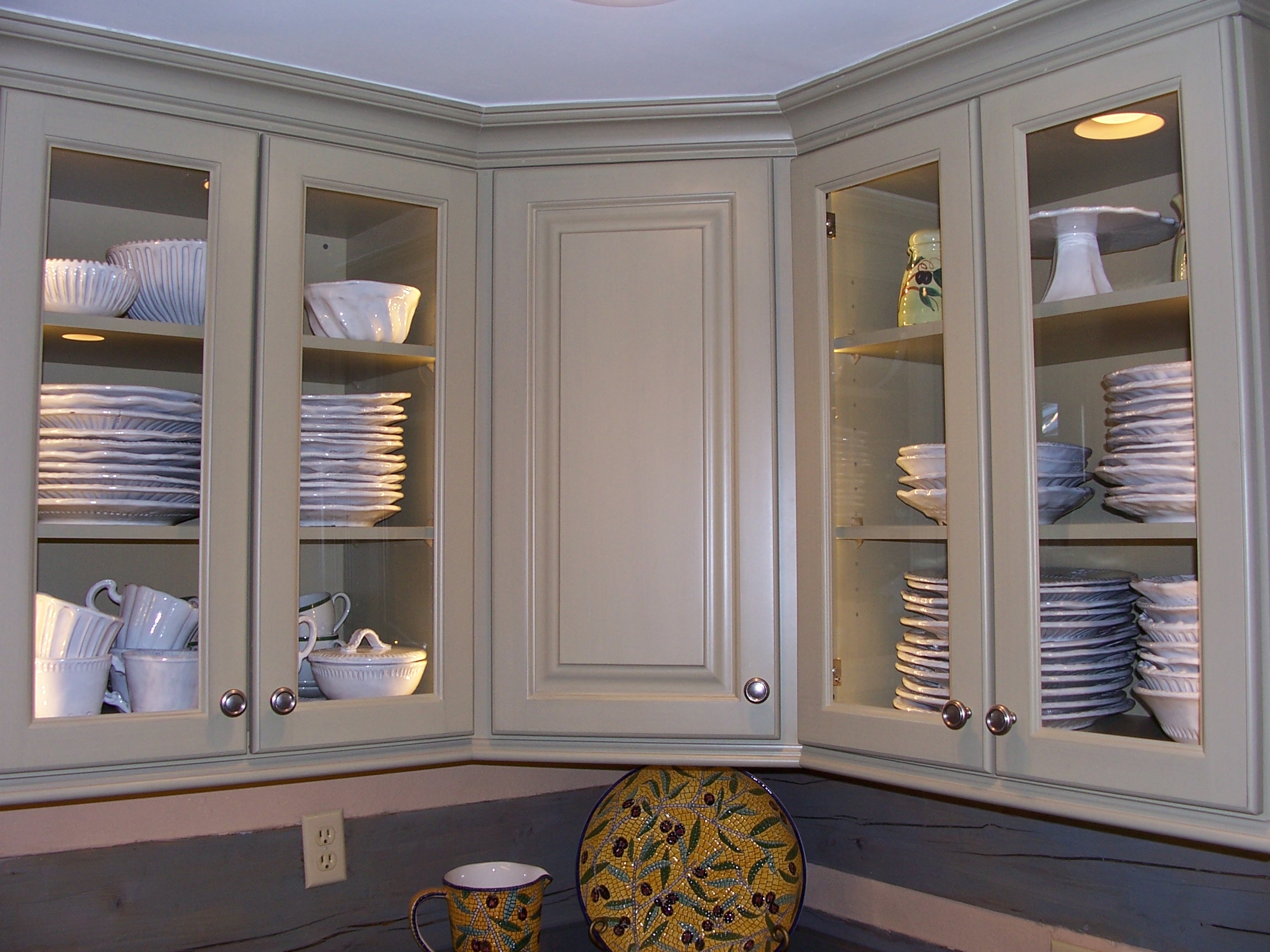 Modern Classic white shaker kitchen cabinet Solid Wood Cabinetry - Timeless Design for Contemporary Spaces