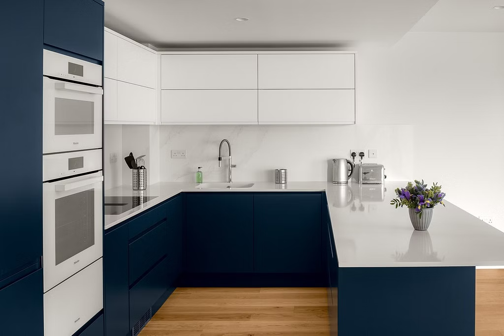 Modern Classic white shaker kitchen cabinet Solid Wood Cabinetry - Timeless Design for Contemporary Spaces
