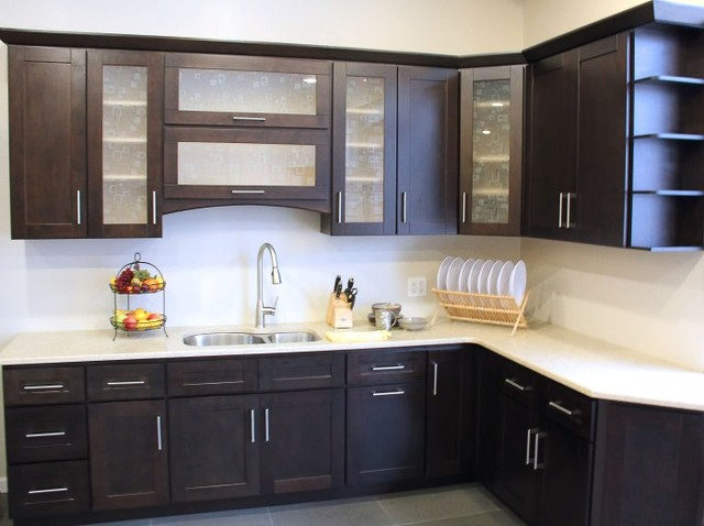 Modern Classic white shaker kitchen cabinet Solid Wood Cabinetry - Timeless Design for Contemporary Spaces