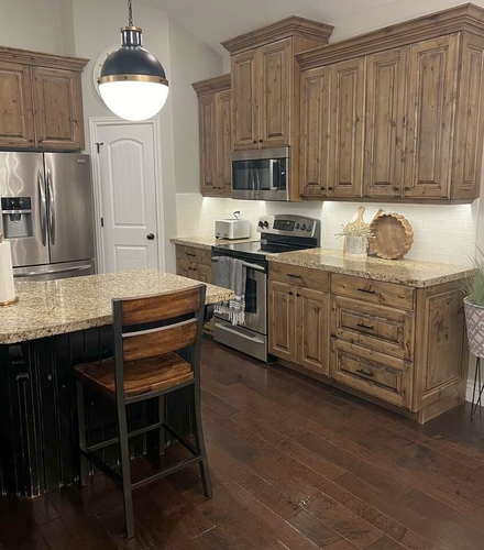 Modern Classic white shaker kitchen cabinet Solid Wood Cabinetry - Timeless Design for Contemporary Spaces