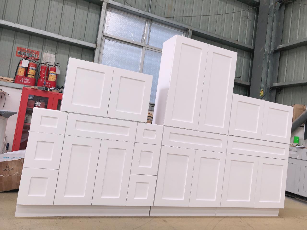 Modern Classic white shaker kitchen cabinet Solid Wood Cabinetry - Timeless Design for Contemporary Spaces